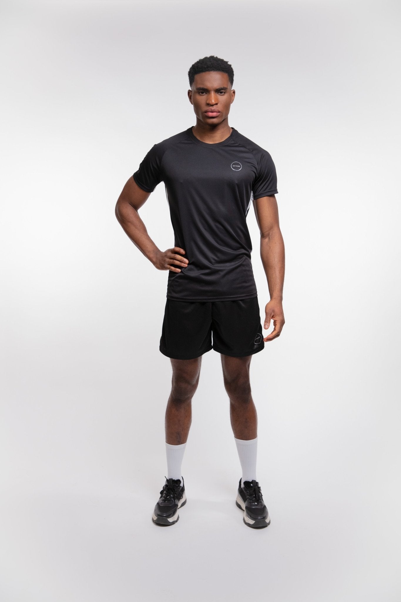 Essential Shorts In Black - Gain The Edge EU